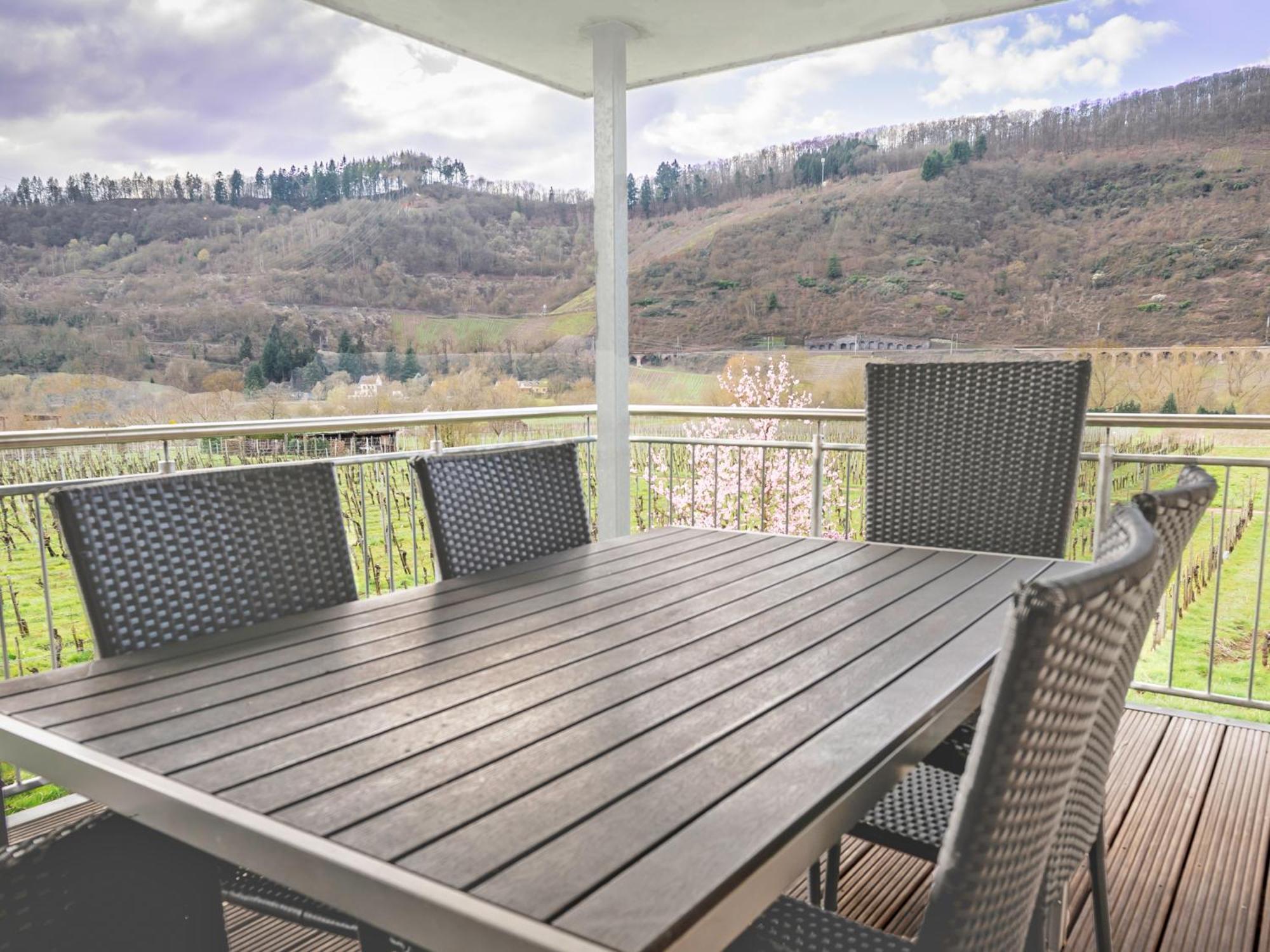 Apartamento Ferienweingut Lütz Pünderich Exterior foto